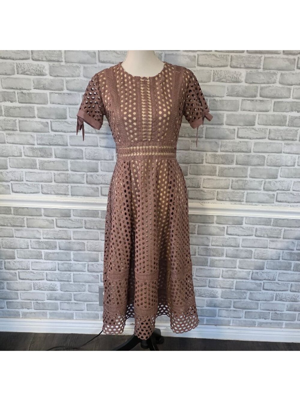Ivy City Co Mauve Eyelet Lace Overlay Midi Dress Modest Feminine Medium
